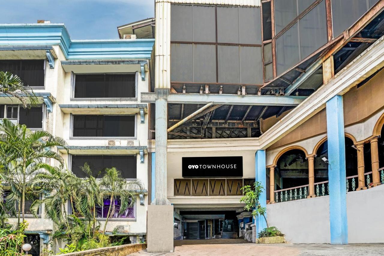 Townhouse 809 Royal Palms Hotel - Rose Collection Mumbai Exterior foto